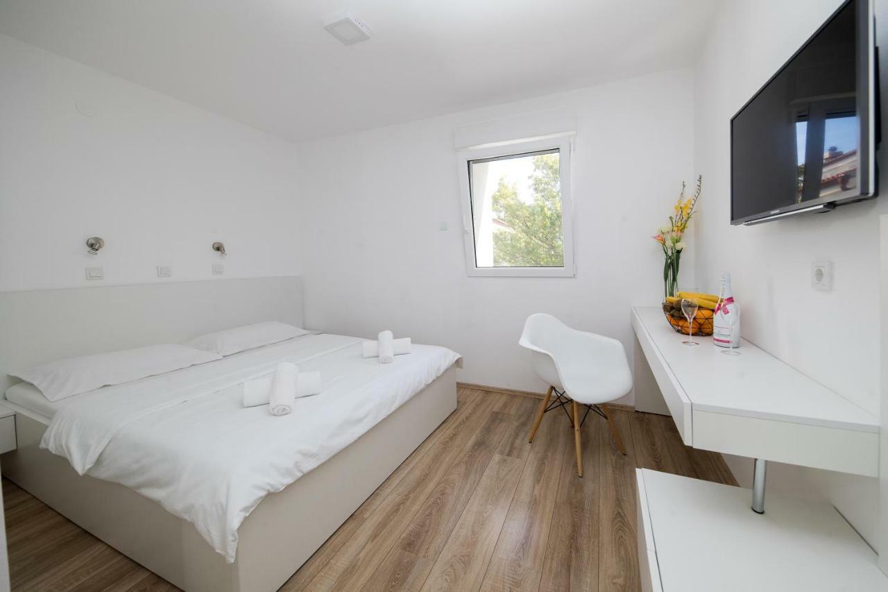 Rocky Beach Rooms Novi Vinodolski Exterior foto